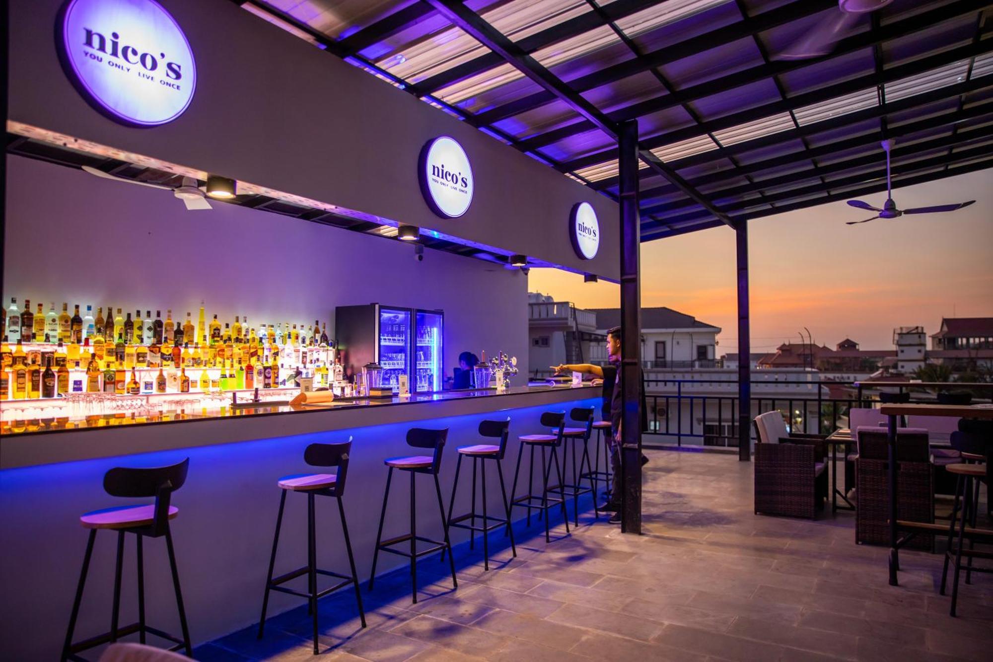 Nico'S Hotel And Skybar Siem Reap Exterior foto