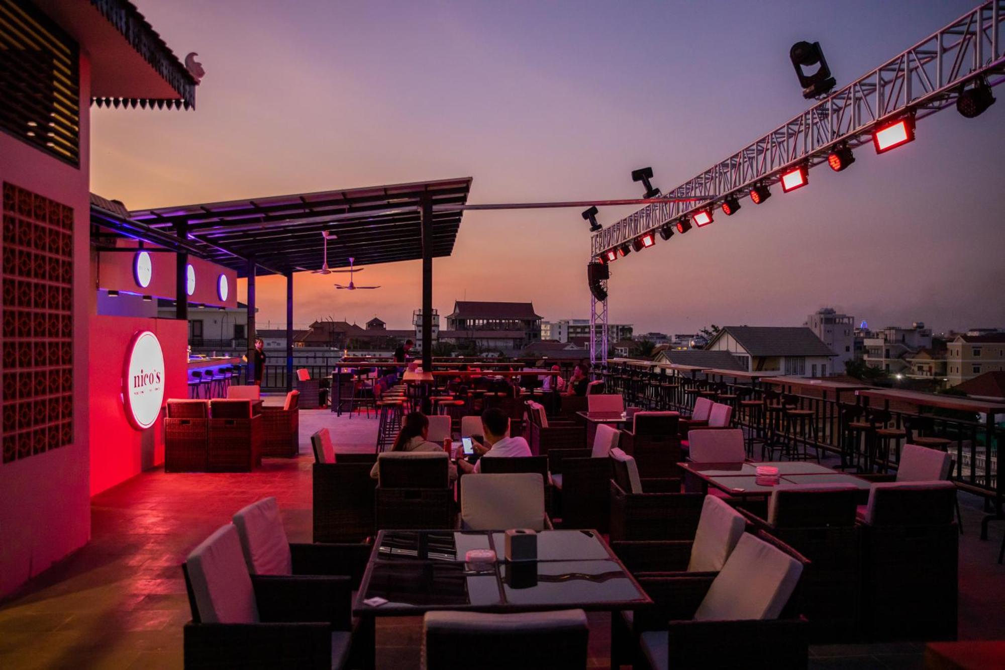 Nico'S Hotel And Skybar Siem Reap Exterior foto