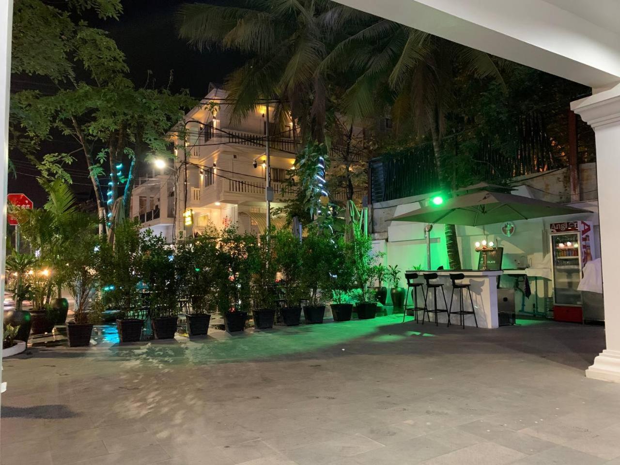 Nico'S Hotel And Skybar Siem Reap Exterior foto